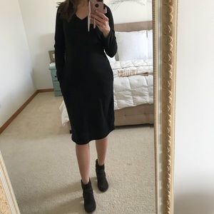 Black long sleeved dress with pockets 🖤